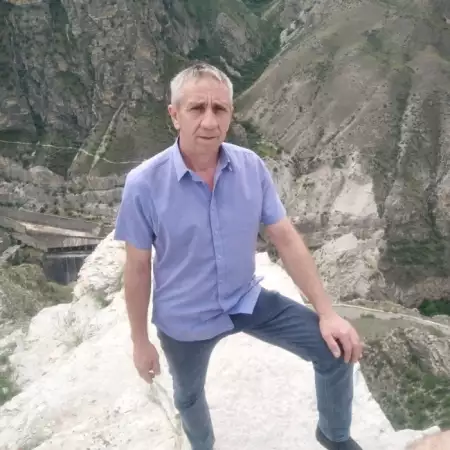 Ali, 52Russia 