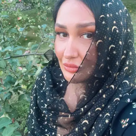 Gulya, 44Russia