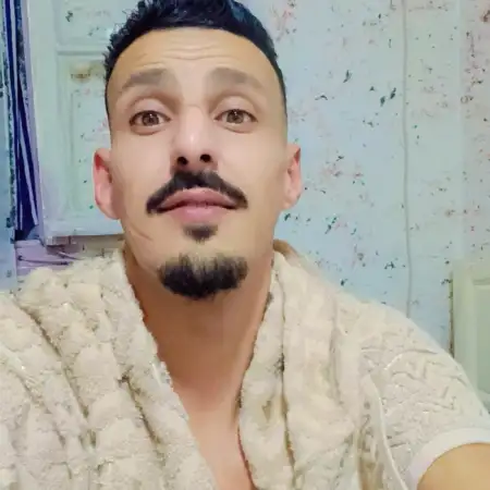 Noureddine, 32Algeria 