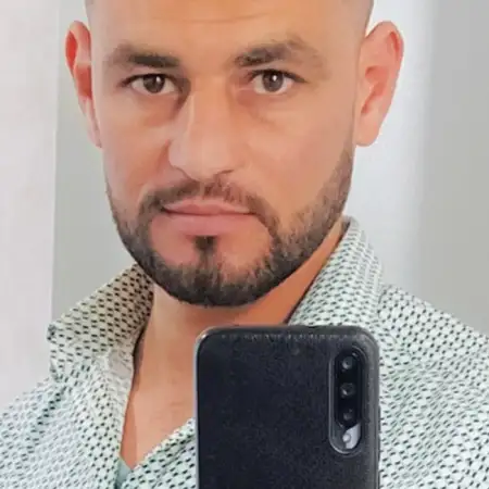 Adem, 35France