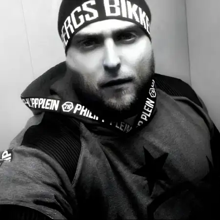 Amir, 33Russia