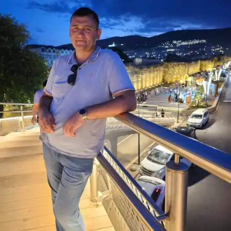 Rais, 42Russia