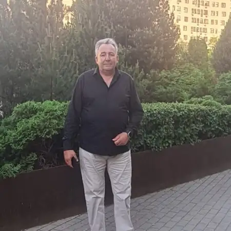 Albert, 63Russia 