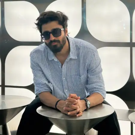 Mj, 26India