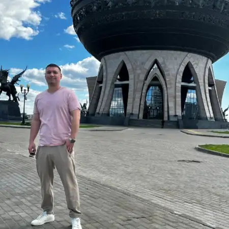 Anvar, 39Russia