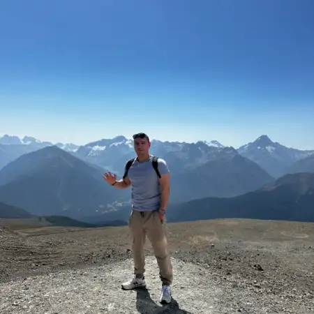 Anvar, 39Russia 