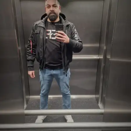 Mustafa, 35Germany 