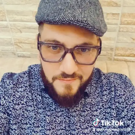 Younes, 34Algeria