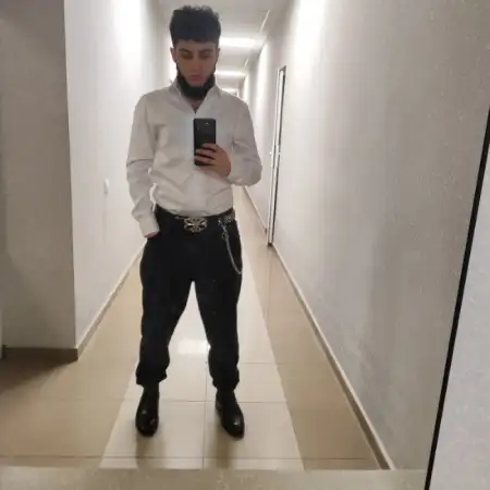 Malik, 28Russia 