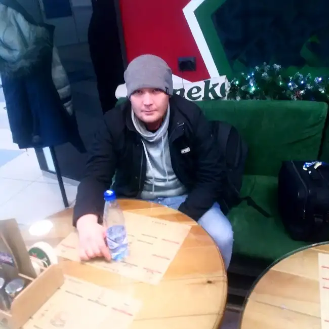 Rinat, 18, Russia - Meet Nikah