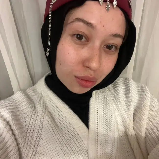 Aliya, 22