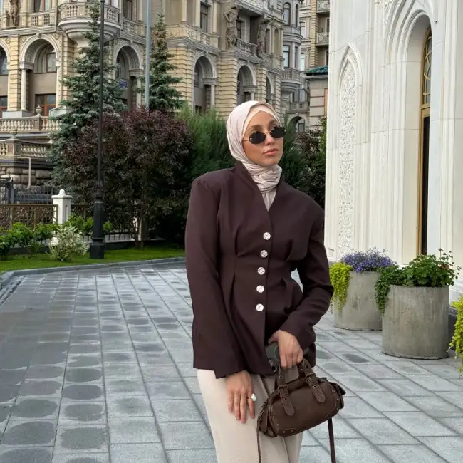 Guzel, 29