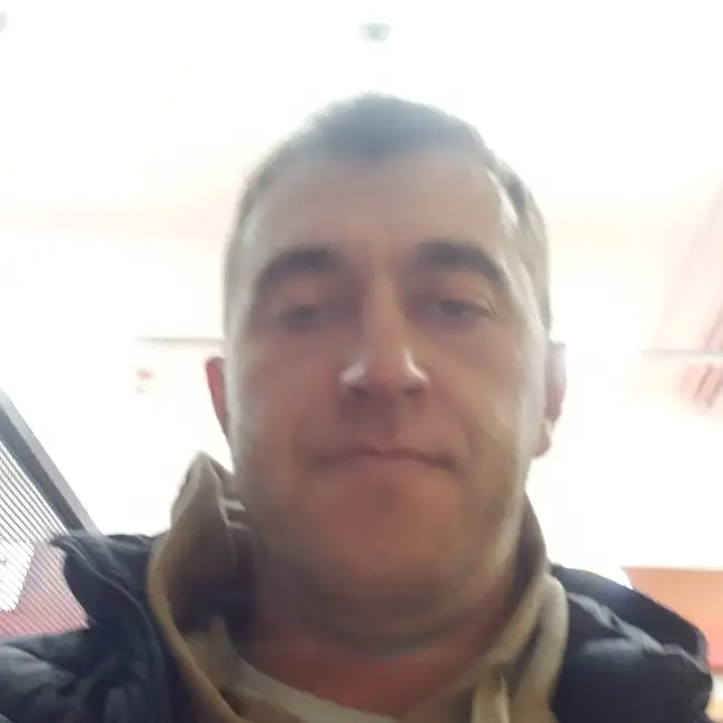 Renat, 42