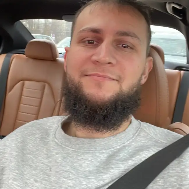 Gadjimurad, 32