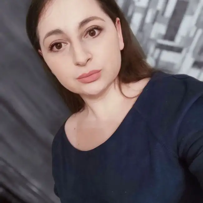Elzara · 46 ·           