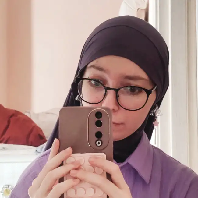 Esmina, 22 - Meet Nikah